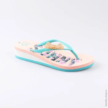 

626000-02 beach shoes
