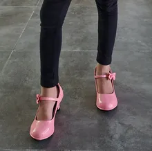 2020 nueva gran oferta zapatos de baile de cuero de princesa zapatos de fiesta de arco de color rojo sólido brillante zapatos de moda de tacón alto para niños