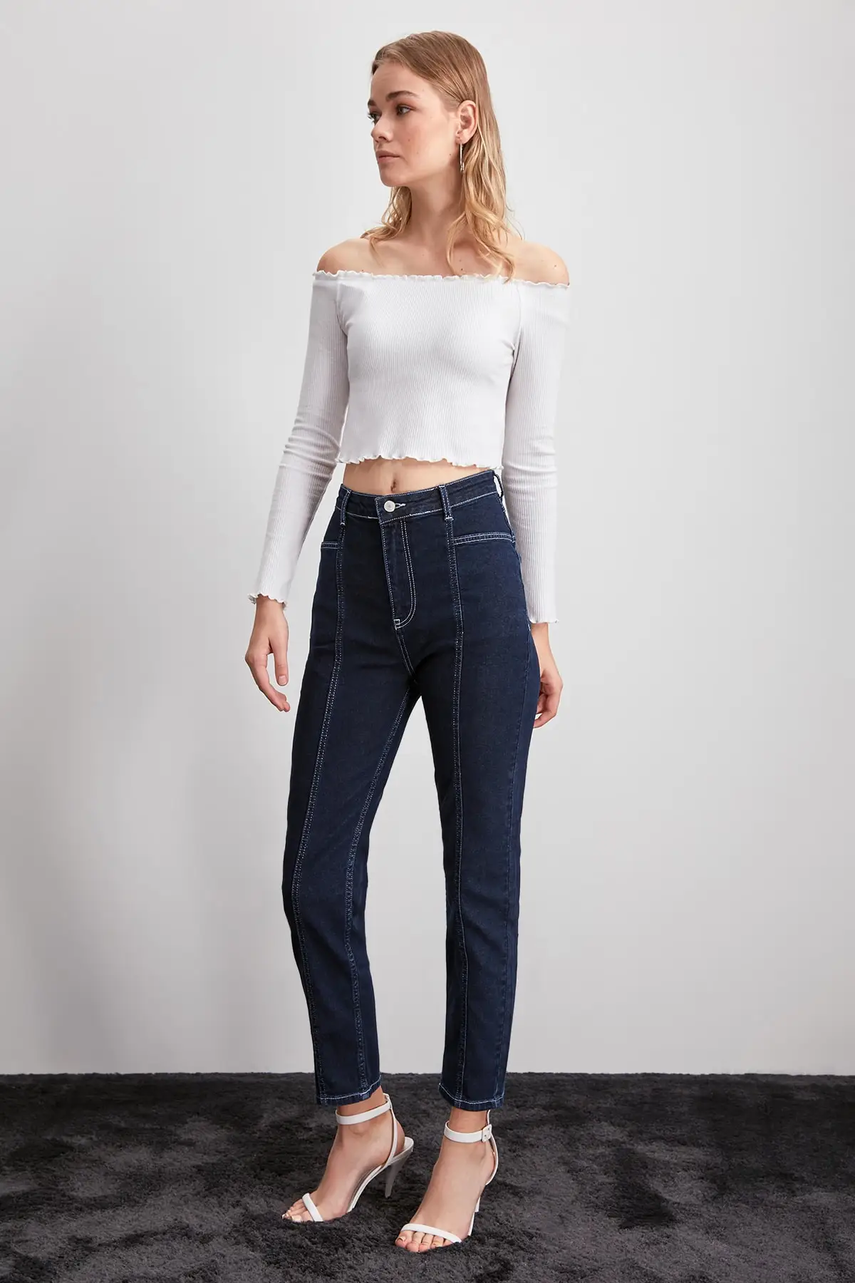 Trendyol прямые джинсы с высокой посадкой TWOAW20JE0306