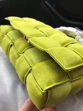 Bolso de hombro de ante esmerilado con cadena de Metal grueso para mujer, bandolera cuadrada tejida suave, bolso elegante de alta calidad