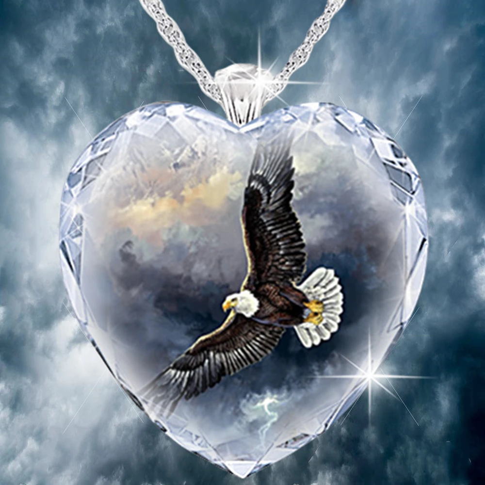 Fashion Creative Crystal Eagle Necklace Heart Necklace Flying Eagle