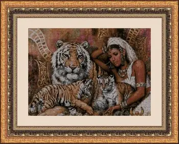 

CROSS STITCH KIT PANDATHREAD MODERN AND SURREAL 33135