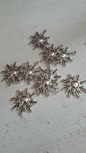 10 Uds. De dijes de Sol de 28x25mm, colgantes de Color plateado bronce dorado tibetano, fabricación de joyas antiguas DIY, artesanía hecha a mano