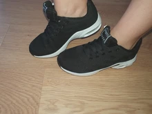 Zapatillas de deporte ligeras para mujer, calzado deportivo de malla transpirable, cómodo para correr, con cordones y cojín de aire