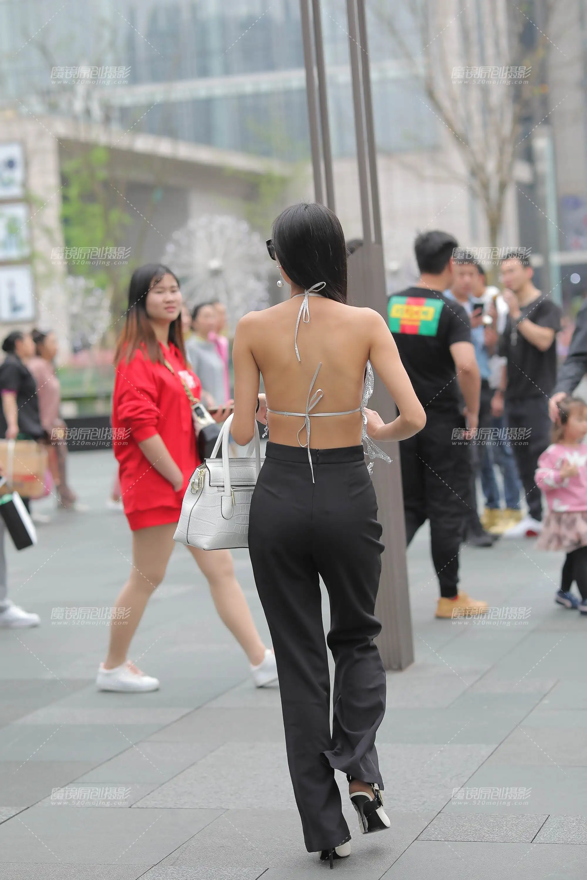 摩登时尚的美背小姐姐 [22P]