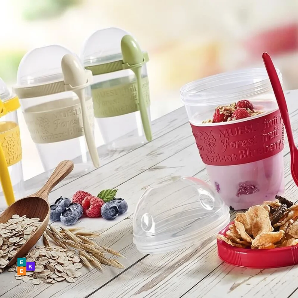 Cereal Breakfast Yogurt On the Go Cups Portable Cereal To-Go Container with  Top Lid Granola & Fruit Compartment with Spoon and Silicone Holder