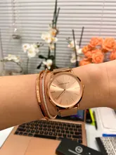 La Rosa Oro 1 Set pulsera reloj del cuarzo de Japón creativo diseño impermeable de malla de acero inoxidable relojes reloj femenino
