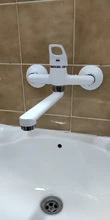 Grifo de la cocina mezcladoras montado en la pared de una manija grifo mezclador fregadero grifo rotación mezclador de agua fría y caliente RP piscina grifo Cuenca del grifo