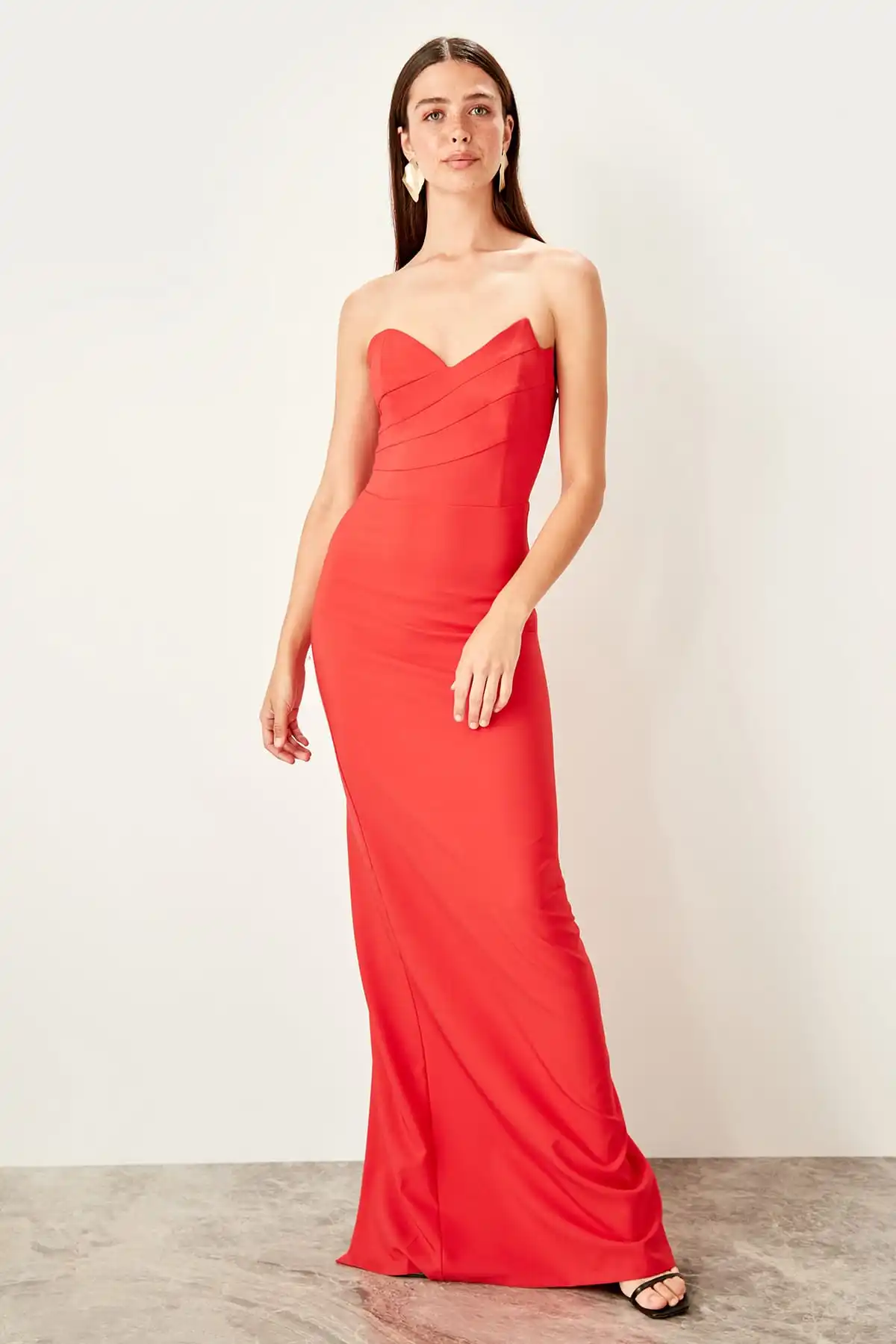

Trendyol Strapless Evening Dress TPRSS19AE0026