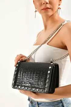 

Women Shoulder Bags 2020 Summer Leather Brand Designer Shoulder Simple Bags For Women Chain Rivet Luxury Crossbody Bag Fema