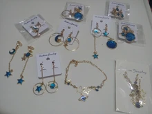 Pendientes asimétricos de círculo azul esmaltado para mujer, de estilo coreano, estrella, Luna, planeta, no perforados, regalo de fiesta