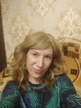 Pelucas sintéticas rizadas para mujeres afroamericanas, pelo de Cosplay de fibra resistente al calor, longitud media, flequillo lateral libre, color rubio Emir