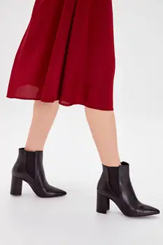 

Trendyol Genuine Leather Black Rubber Detailed Woman Boots TAKAW20BO0093