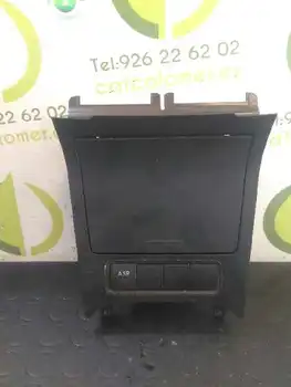 

FRONT Ashtray Volkswagen Golf V Saloon (1k1) 1.9 Tdi