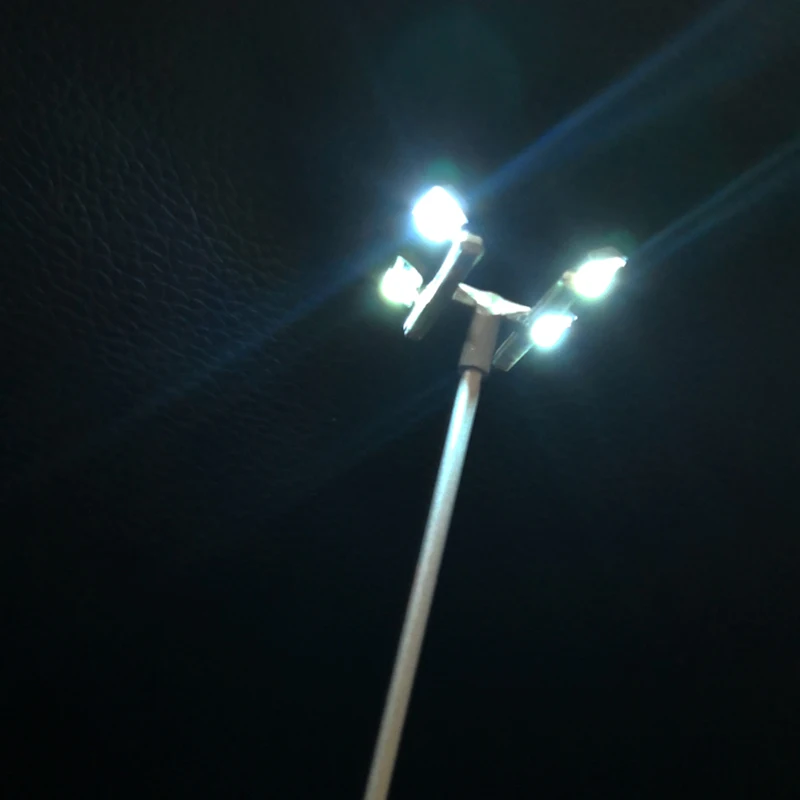 4 PCS HO Scale Model lighting tower Model Street Lights Layout Lamppost Train Garden Playground Stadium 4