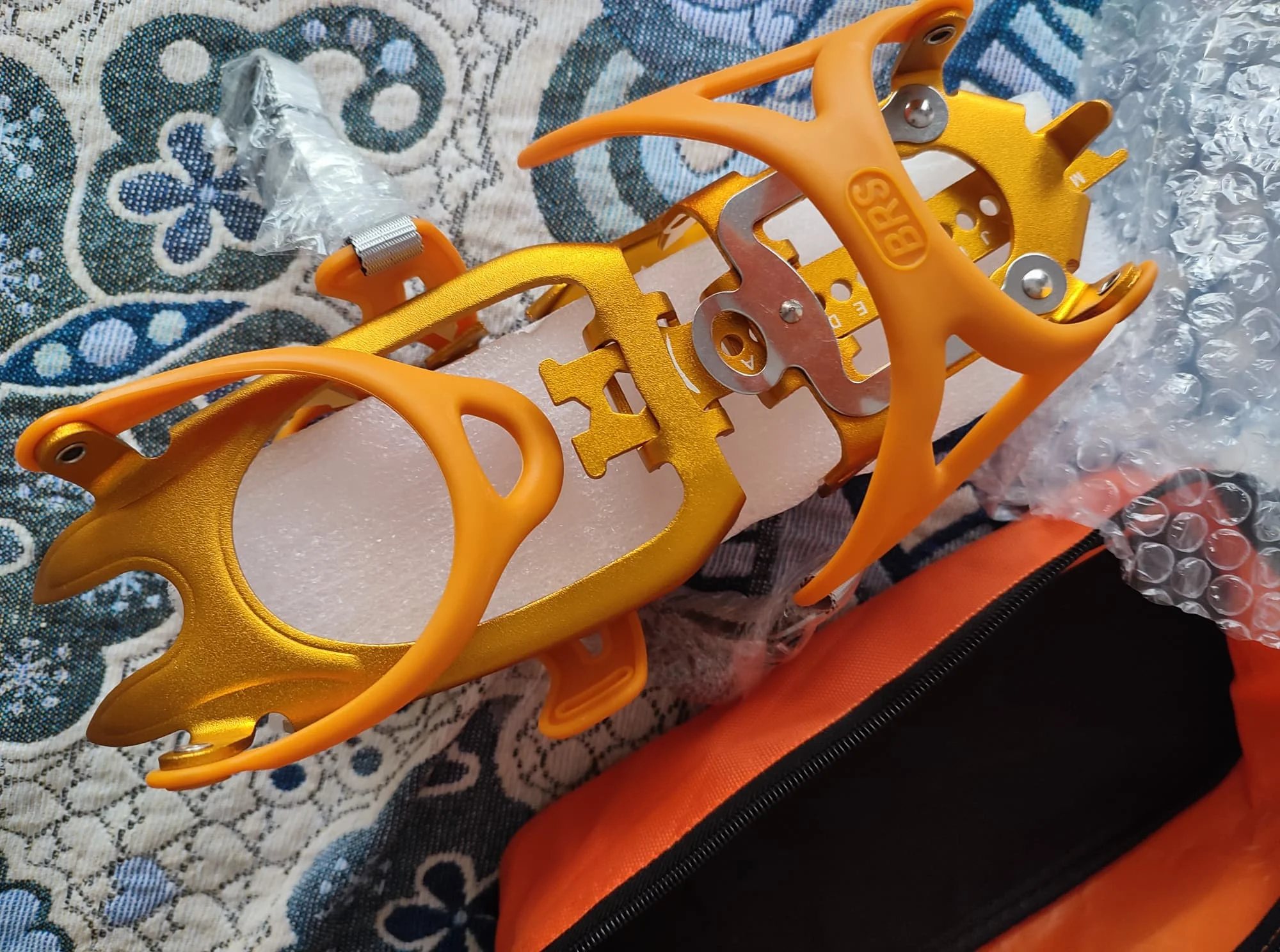 Зубья для захвата. Зубья для захвата. Антиподлипы для альпинистских кошек. Зубья для захвата. Когти для снега.