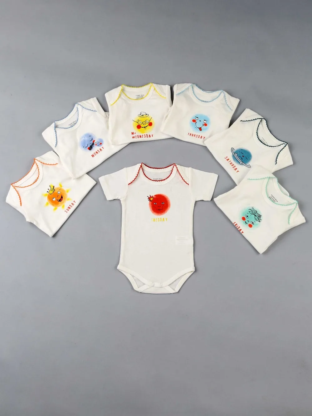 013-013-027 Beyaz Bebek Haftanın 7 Günü Özel Badi  (1)