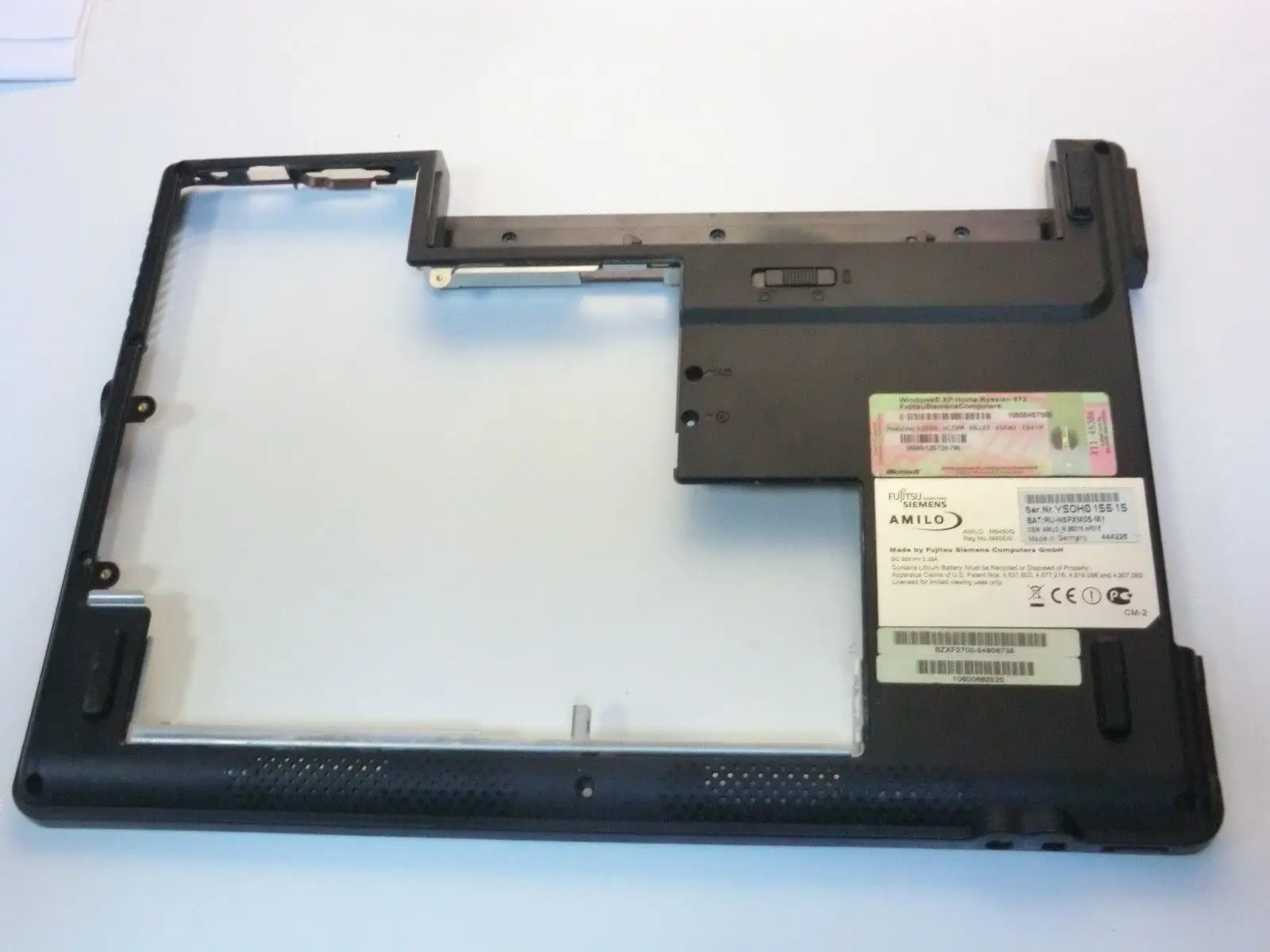 Fujitsu Siemens Amilo M6450G нижняя часть корпуса YD83GUJ2020-01 | Компьютеры и офис