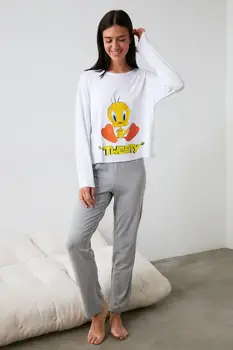 

Trendyol Tweety Printed Knitted Pajamas Set THMAW21PT0229