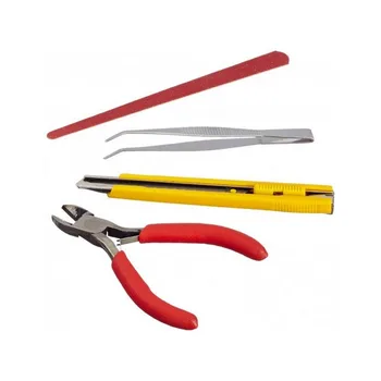 

Set of tools (Clippers, nahphil, knife, tweezers angular) Revell 29619