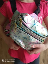 AIREEBAY-riñonera holográfica plateada para mujer, bolso con cinturón, color negro, con formas geométricas, para pecho y teléfono