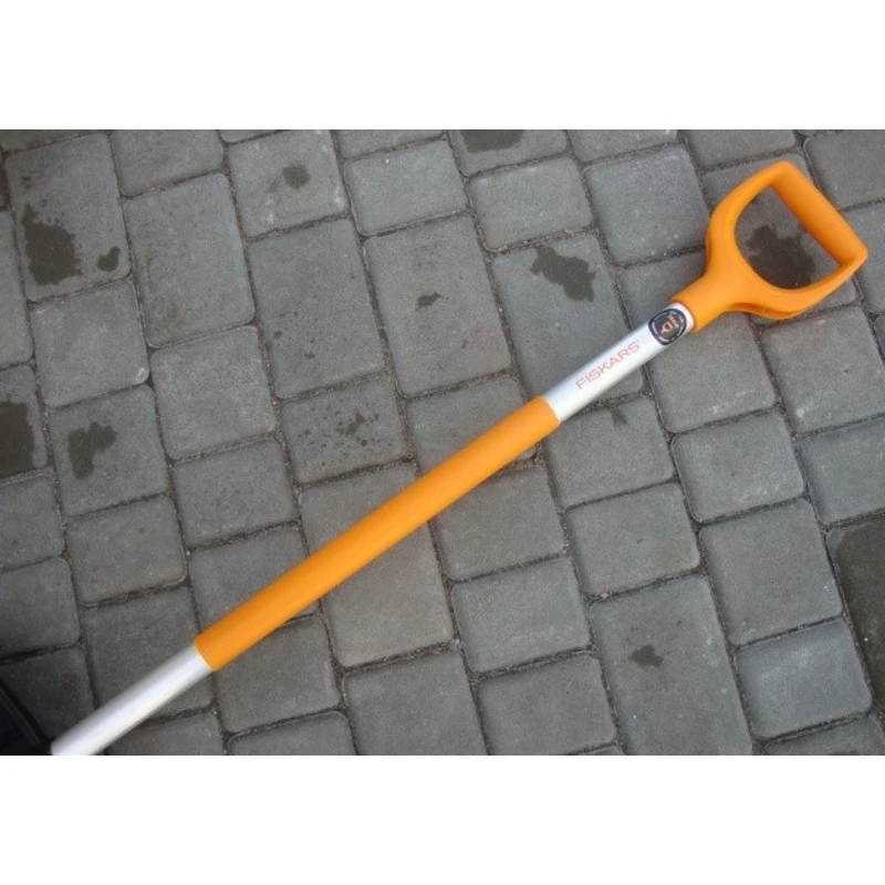 Лопата для уборки снега облегченная Fiskars SnowXpert(1003468