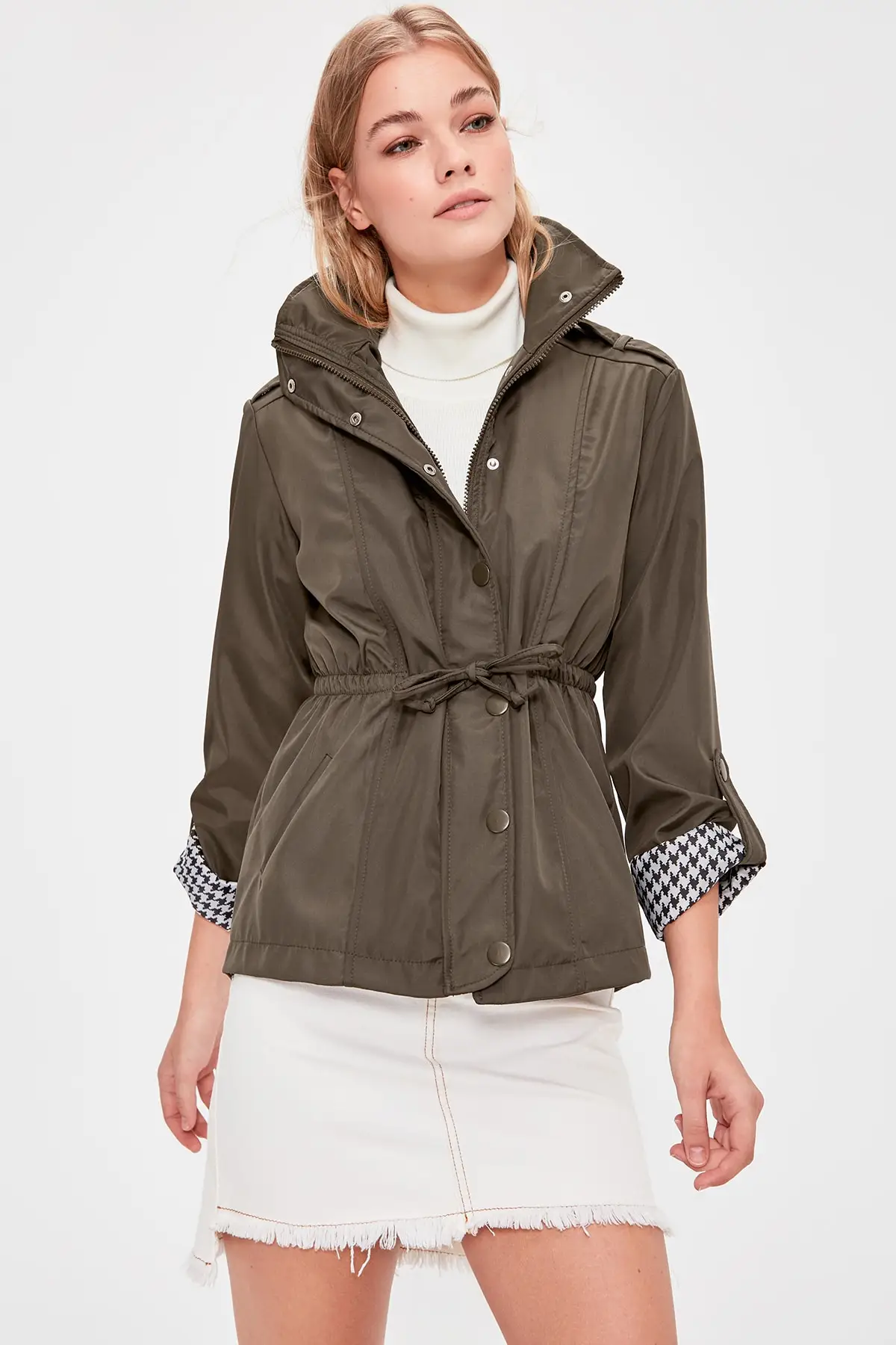

Trendyol Khaki Zipper KapamalıDik Collar Coats TWOAW20MO0038