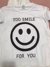 Camiseta con estampado de dibujos animados para mujer, camiseta Kawaii de verano con estampado de dibujos animados de cara de saco, Harajuku, Unisex