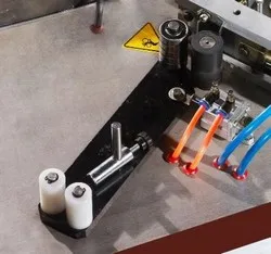 направляющий кромочный канал