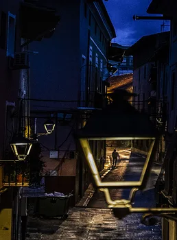 

Cuadro theme: Since my balcony has color. Print on canvas mounted over tenter. Listo to hang.