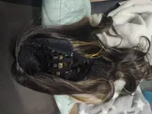 Pequeña LANA sintético Ombre negro marrón de oro con pelucas con reflejos largo ondulado resistente al calor de la parte media Cosplay pelucas para mujeres