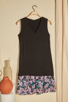 

Trendyol Flower Pattern Detail Dress TWOSS20EL2944