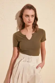

Trendyol V Neck Ribbed Knitted Blouse TWOSS20BZ0192
