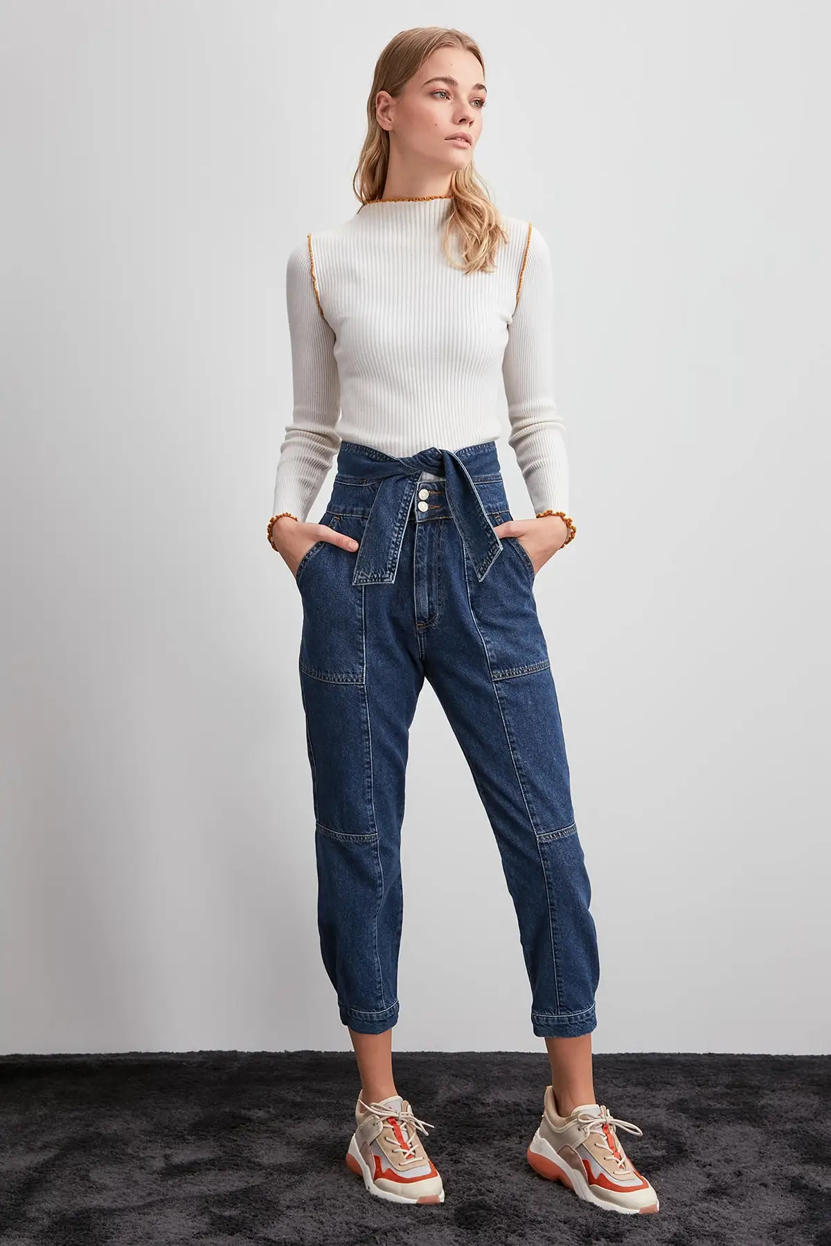 Trendyol джинсы для мамы с арочным стежком и высокой посадкой TWOAW20JE0292