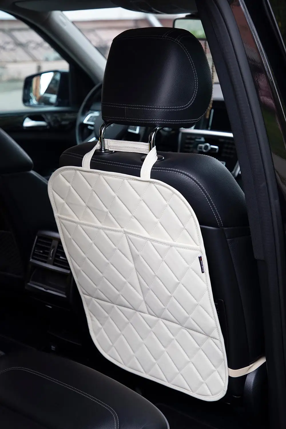 Protective Cape On The Back Of The Seat With Two Pockets, Protective