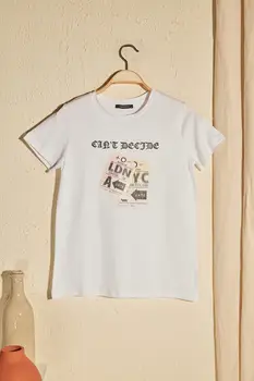 

Trendyol Front And Back Printed Basic Knitted T-Shirt TWOSS20TS1291