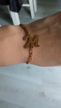 Pulsera de acero inoxidable con inicial personalizable para mujer, abalorio de brazalete con letra de A-Z, bisutería con nombre