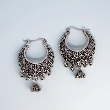 

Openwork earrings in Oriental style with beautiful drops (52750)