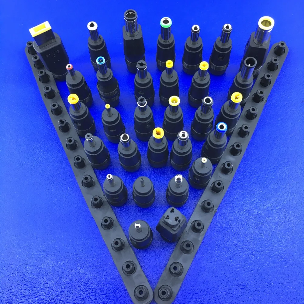 Set of adapters with a DC 5,5x2,1 /30 in 1 connector ► Photo 2/3