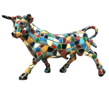 

Figure TORO mosaic. Manufactured in resin. Colores multi-color very eye catching. GAUDI style. Size long 23cm.