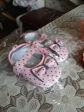 Zapatos para bebé recién nacido, suela antideslizante, zapato de cuna con estampado de lunares y lazo, zapatilla de deporte informal para bebé de 3 a 12 meses, 2019