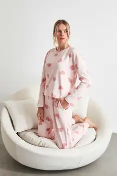

Trendyol Heart Printed Knitted Pajamas Set THMAW21PT0331