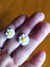 Pendientes de tuerca con diseño de margaritas para mujer, joyería elegante con diseño de margaritas, estilo Simple