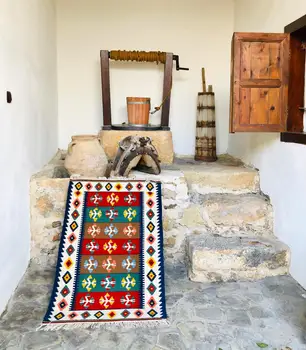 

North Turkish Hand Woven Antolian Kilim Rug & Carpet