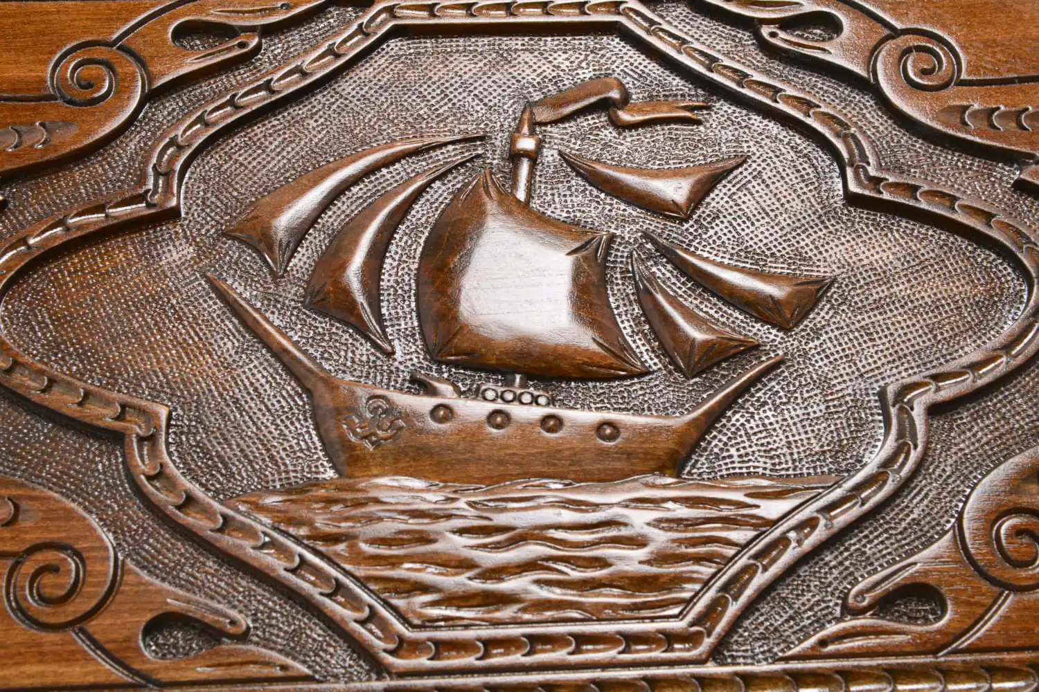 Рисунок 2 - Нарды резные "Веселый Парус"  большие 60