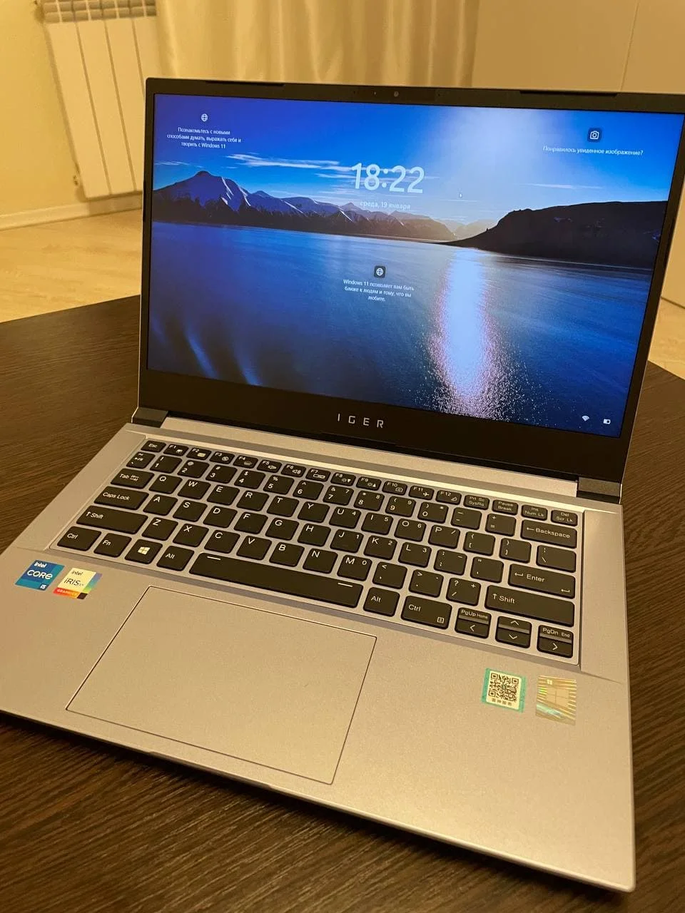 Макбук аир 15. 11 ультрабуки. Sony vaio tap 11 svt1122x9r. Сони вайо тап 11. Asus laptop e510.