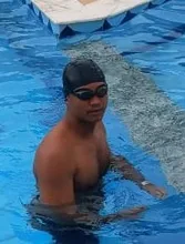 Gafas de natación antiniebla impermeables para hombre y mujer, equipo de piscina con tapones para los oídos, gafas deportivas de buceo para adultos y niños