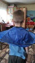 Paño de corte de pelo para adultos y niños, delantal impermeable para salón de peluquería, capa de peluquería, color negro y azul, 1 unidad
