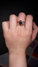 Huitan-Anillo de bruja para mujer, piedra negra única, ajuste giratorio, Diseño de banda, Color oro rosa, anillos de dedo de compromiso para mujer, venta al por mayor