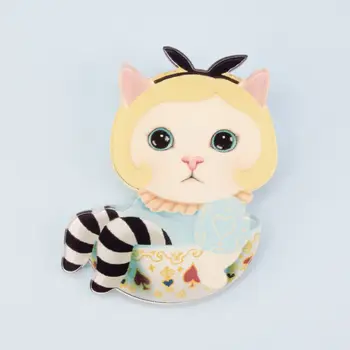 

Badge jewelery cat in striped socks (51425)